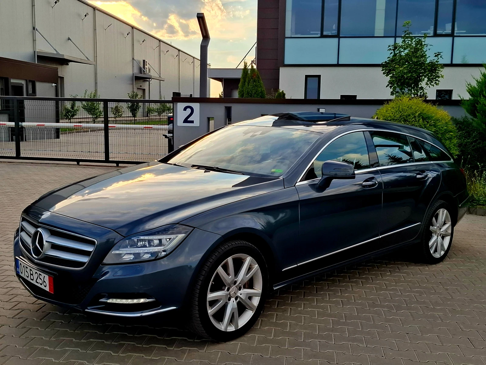 Mercedes-Benz CLS 350 3.5CDI* (265кс)* 4-MATIK* ТОП* НОВ ВНОС* , снимка 5 - Автомобили и джипове - 55837806