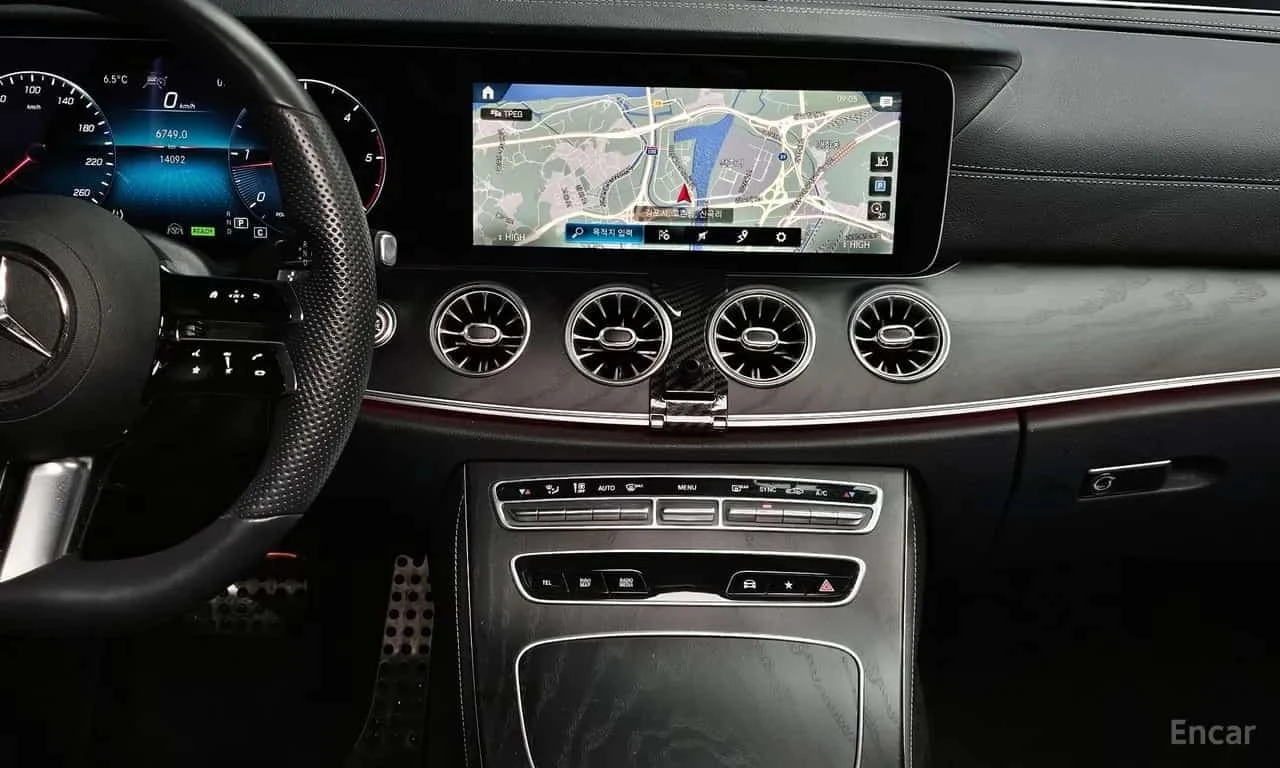 Mercedes-Benz E 300 d * 4MATIC Coupe * Facelift * Head up * Панорама  , снимка 16 - Автомобили и джипове - 56217543