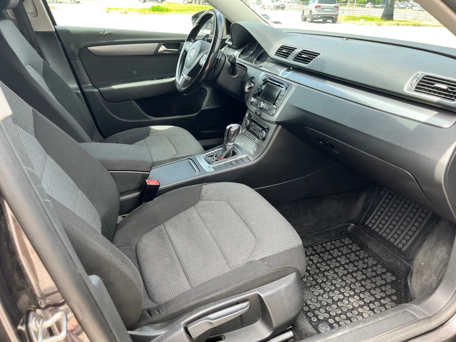 VW Passat 2.0TDI DSG-6, снимка 12 - Автомобили и джипове - 56379580