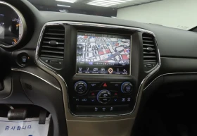 Jeep Grand cherokee OVERLAND* КОЖА* ПОДГРЕВ* ОБДУХВАНЕ* КАМЕРА* НАВИ* , снимка 10