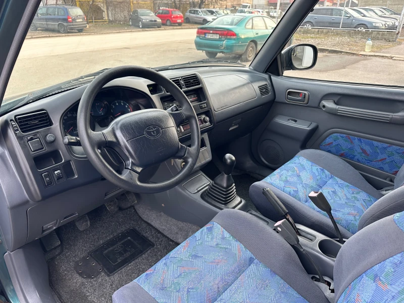 Toyota Rav4 2.0i 4x4 Климатик Италия, снимка 11 - Автомобили и джипове - 49304488