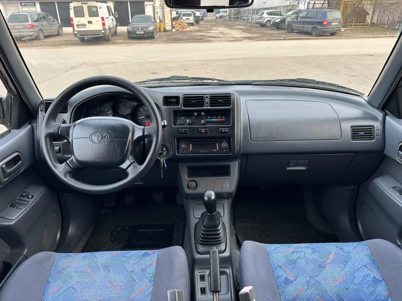 Toyota Rav4 2.0i 4x4 Климатик Италия, снимка 12 - Автомобили и джипове - 49304488