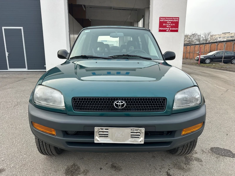 Toyota Rav4 2.0i 4x4 Климатик Италия, снимка 2 - Автомобили и джипове - 49304488