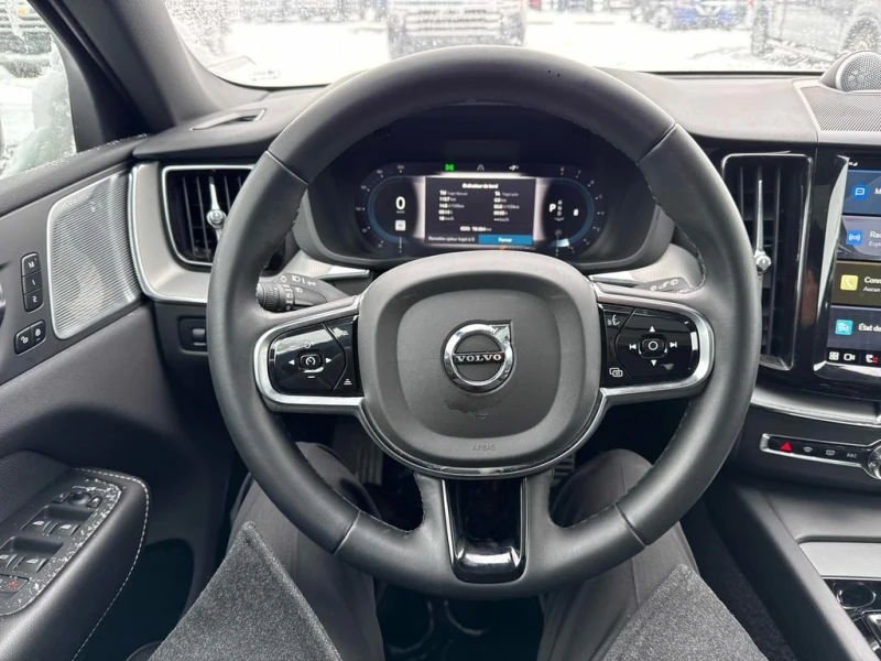 Volvo XC60 R Design  CARFAX, снимка 16 - Автомобили и джипове - 53122033