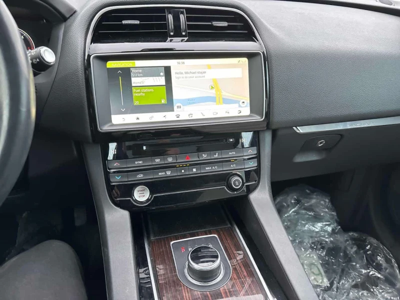 Jaguar F-PACE * 20d Prestige * CARFAX * ЦЕНА ДО БГ, снимка 9 - Автомобили и джипове - 53512278