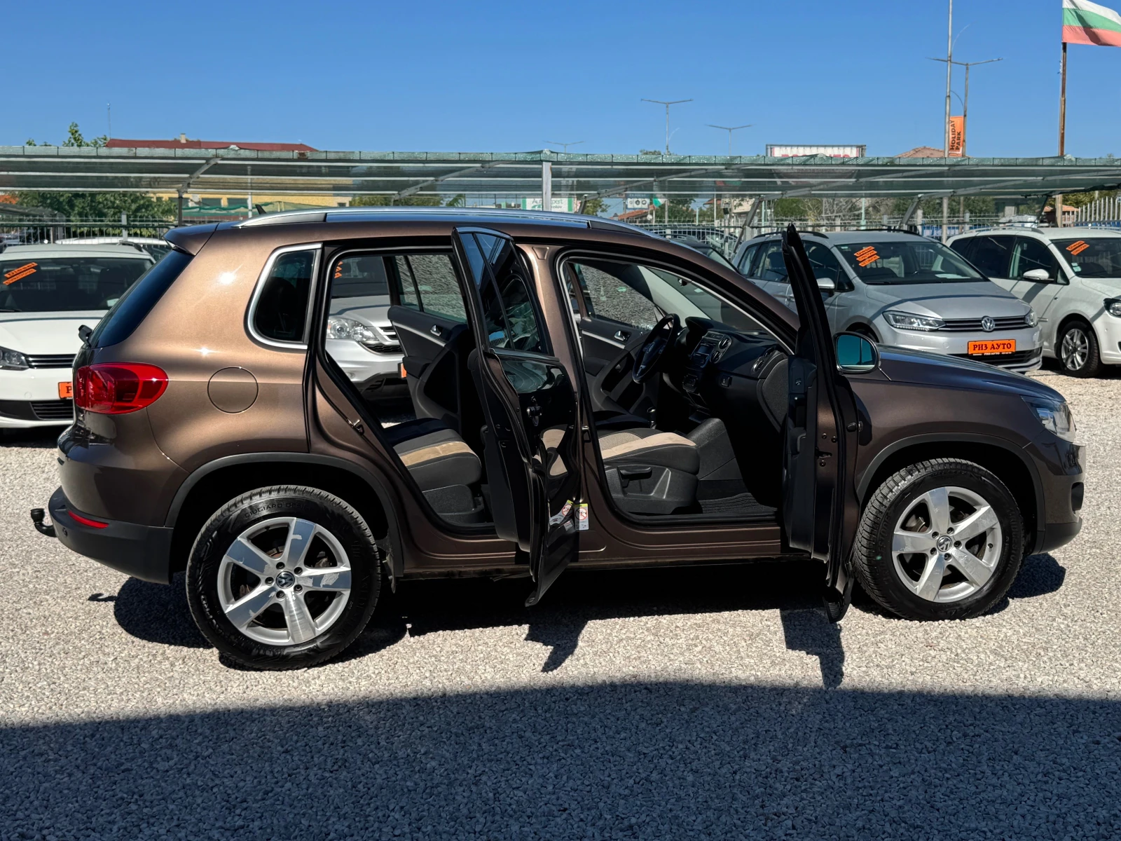 VW Tiguan 2.0TDI* LED* * NAVI* MULTI VOLAN* 6sk* PARKASISTAN - изображение 6