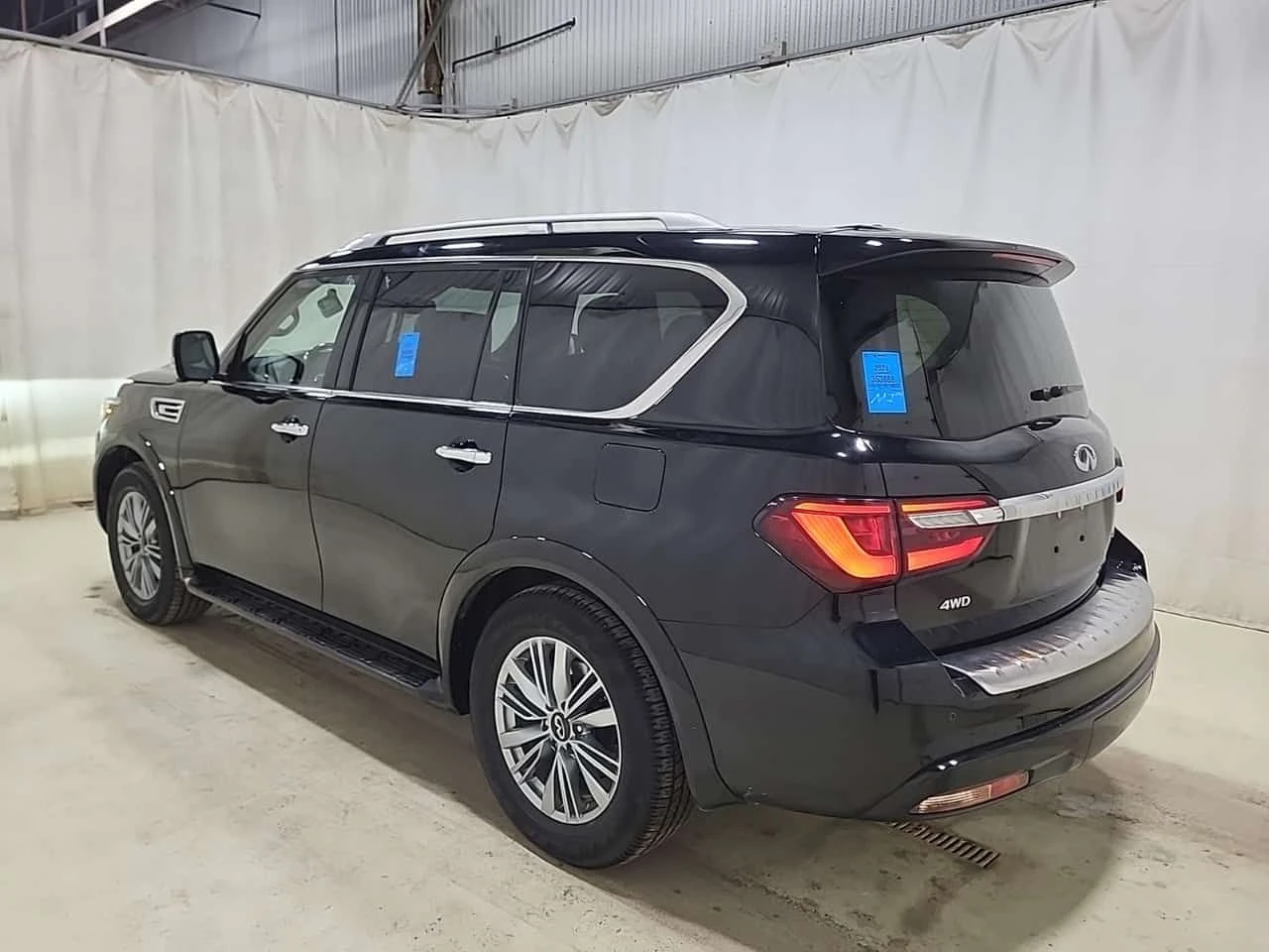 Infiniti QX80  LUXE| HUD| 360| ОБДУХВАНЕ| CARFAX , снимка 4 - Автомобили и джипове - 53950930