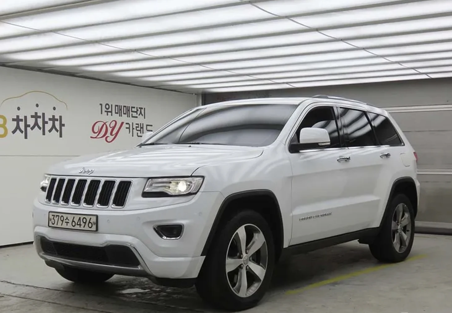 Jeep Grand cherokee OVERLAND* КОЖА* ПОДГРЕВ* ОБДУХВАНЕ* КАМЕРА* НАВИ* 
