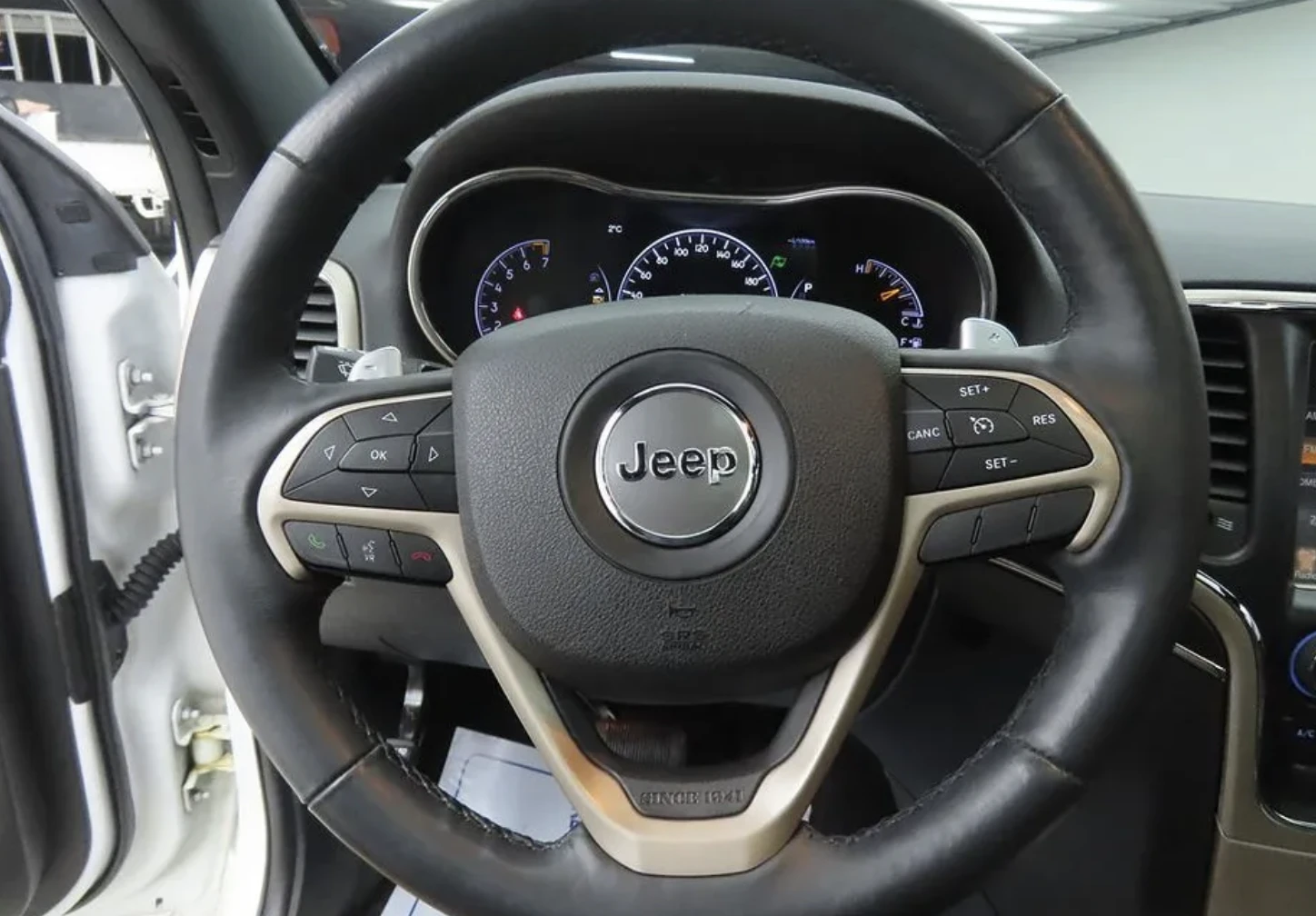 Jeep Grand cherokee OVERLAND* КОЖА* ПОДГРЕВ* ОБДУХВАНЕ* КАМЕРА* НАВИ* , снимка 8 - Автомобили и джипове - 54020994