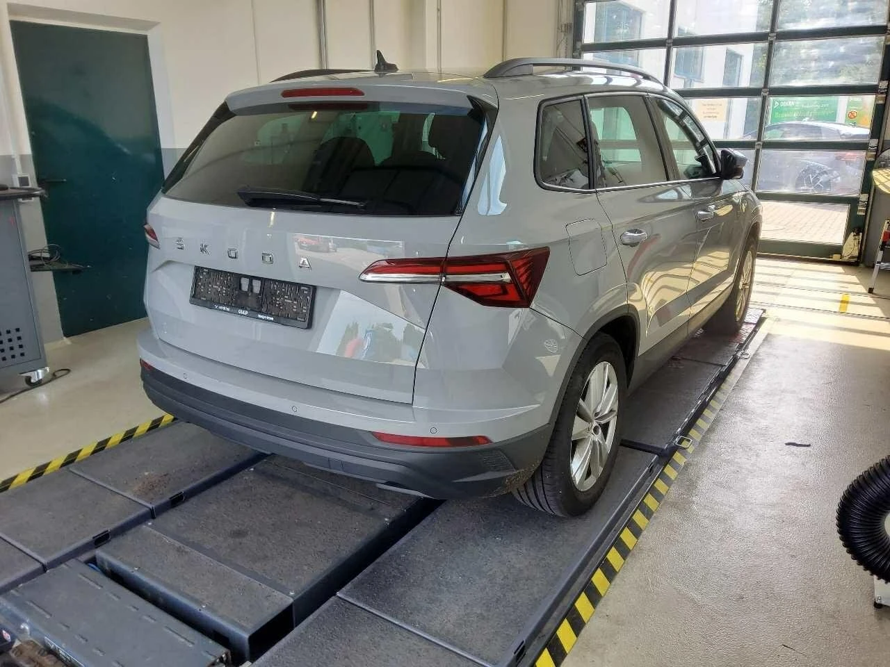 Skoda Karoq 2.0 TDI Ambition, снимка 3 - Автомобили и джипове - 55347620