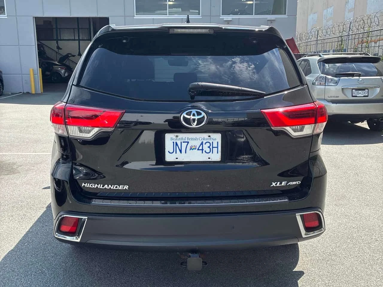 Toyota Highlander XLE | CARFAX | АВТОКРЕДИТ БЕЗ ПЪРВОНАЧАЛНА ВНОСКА, снимка 5 - Автомобили и джипове - 55396889