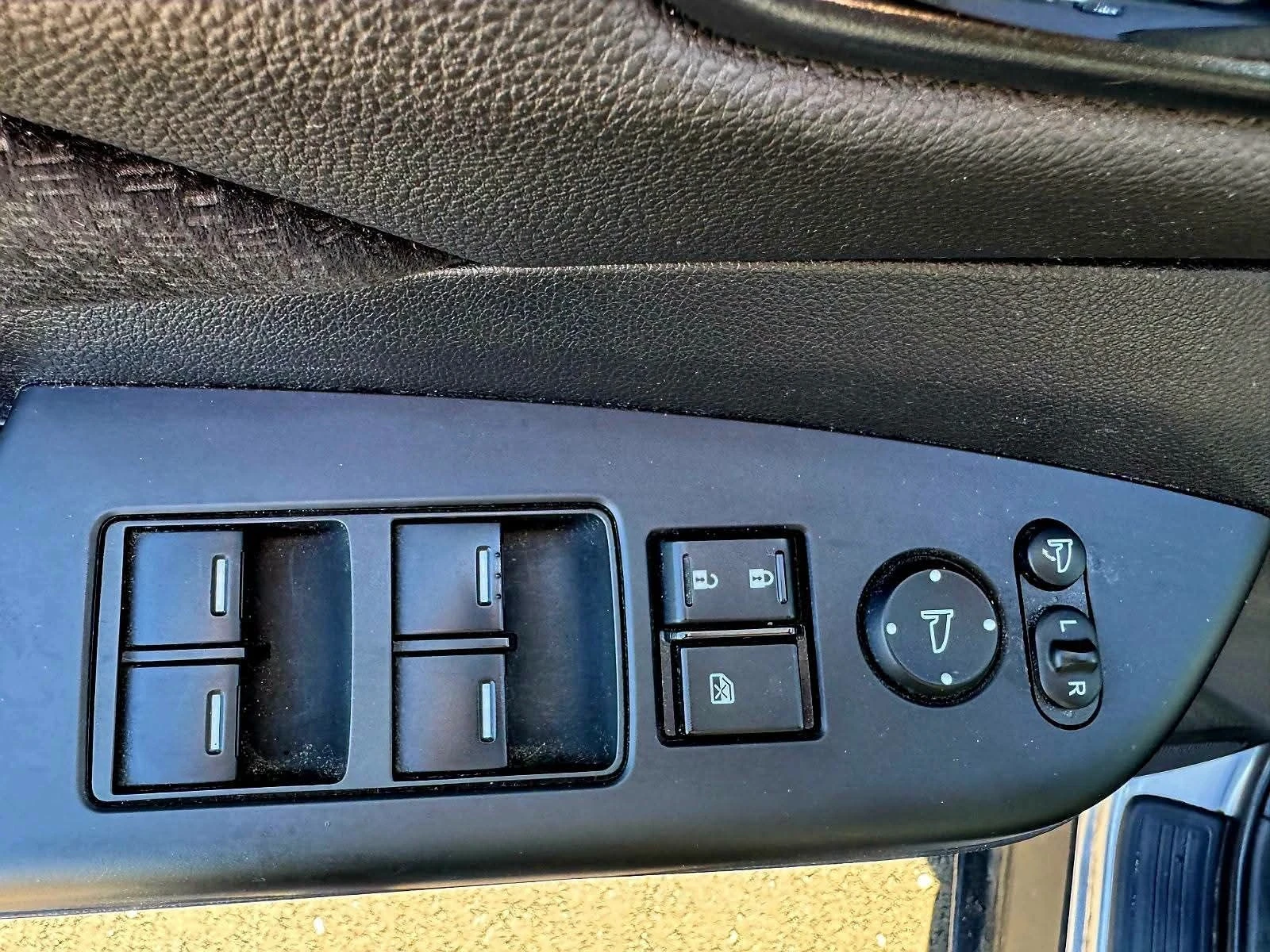 Honda Cr-v Сервизна История Fecelift Нави Камера Подгрев , снимка 14 - Автомобили и джипове - 55932100