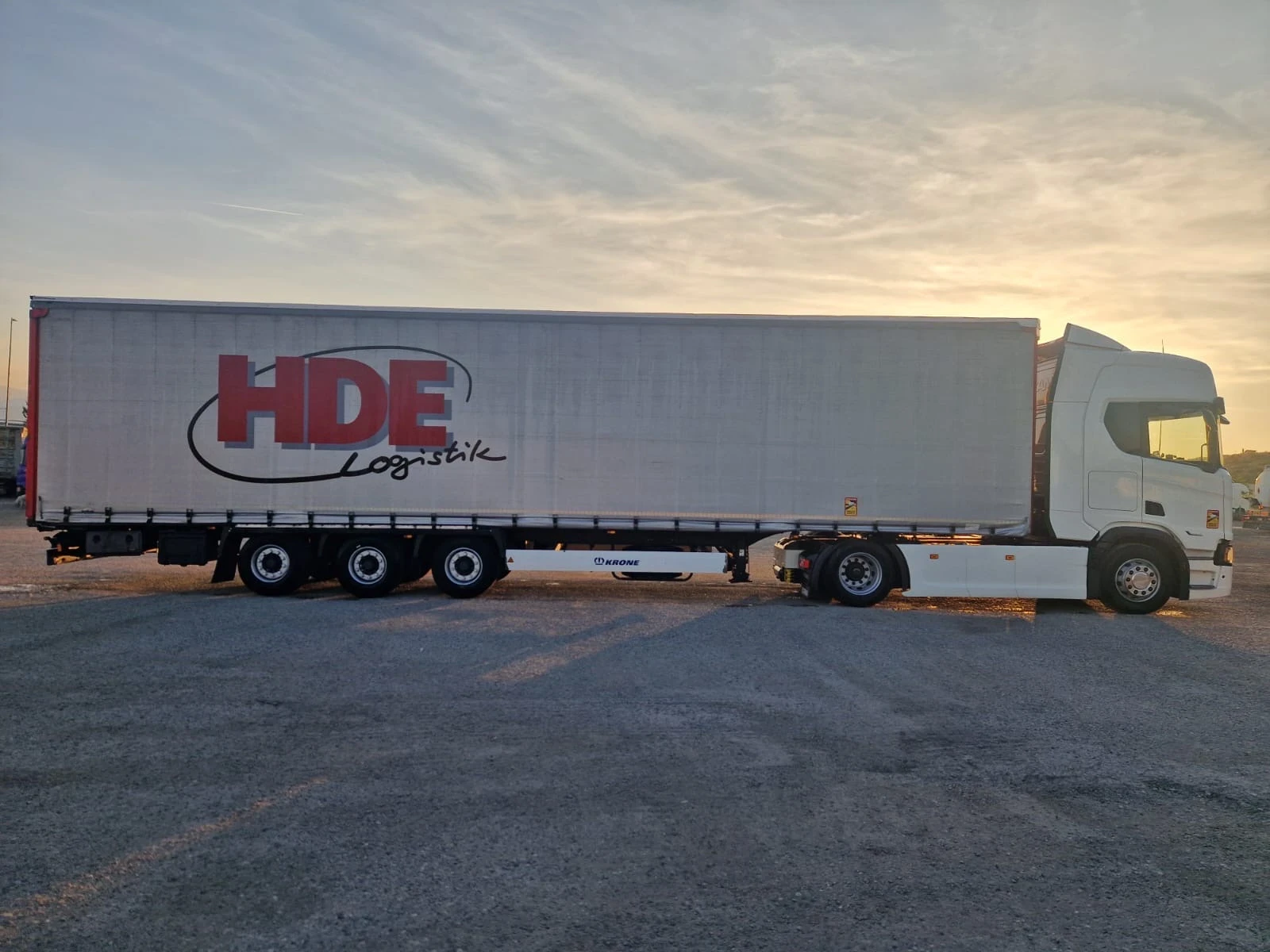 Полуремарке Krone 2, 85 височина, снимка 4 - Ремаркета - 54309799