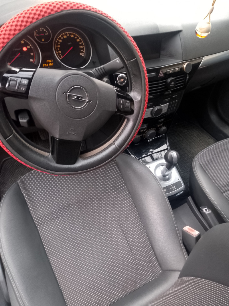 Opel Astra, снимка 6 - Автомобили и джипове - 46356937