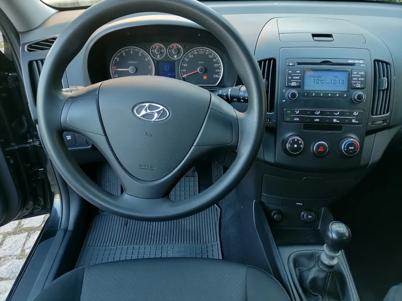 Hyundai I30 1.4i ОТЛИЧНА! , снимка 12 - Автомобили и джипове - 47873541