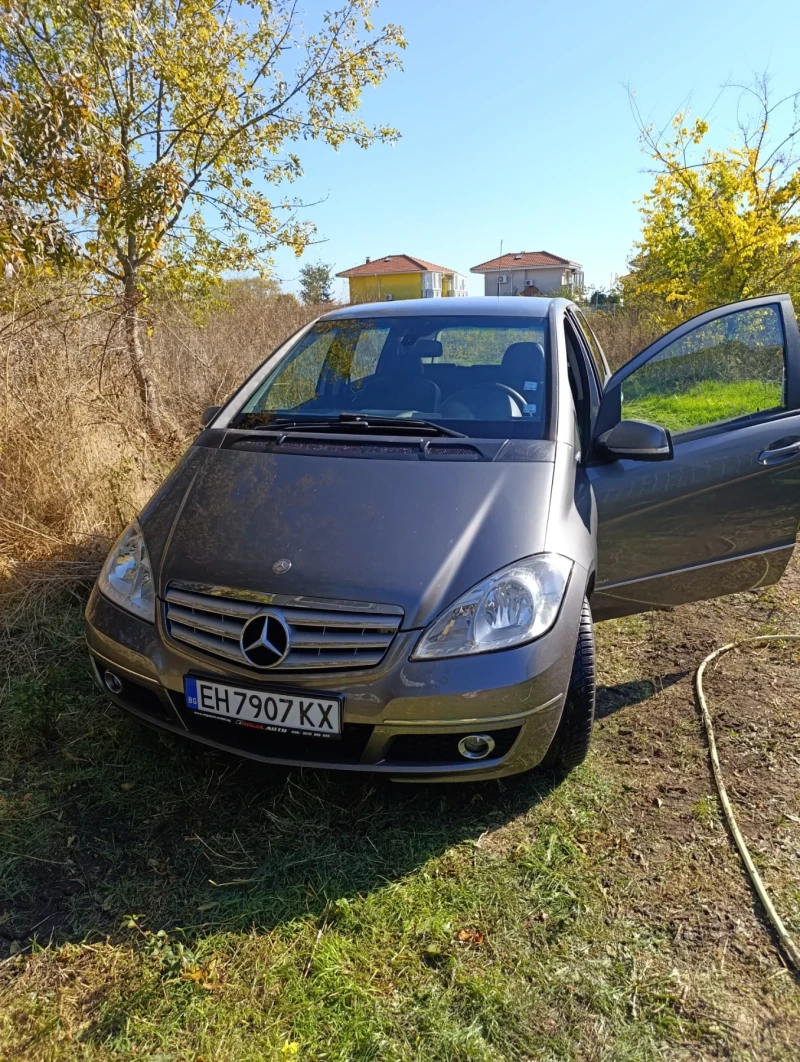 Mercedes-Benz A 180 Навигация, 6 скорости, климатик! , снимка 2 - Автомобили и джипове - 48062202