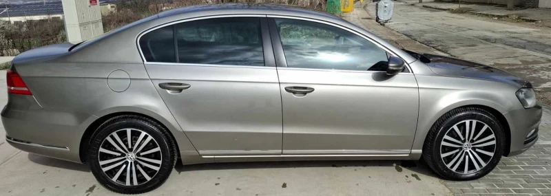 VW Passat 2.0 TDI В7 BLUEMOTION, снимка 4 - Автомобили и джипове - 49508429