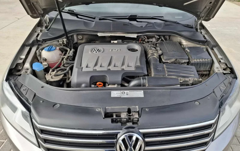 VW Passat 2.0 TDI В7 BLUEMOTION, снимка 13 - Автомобили и джипове - 49508429