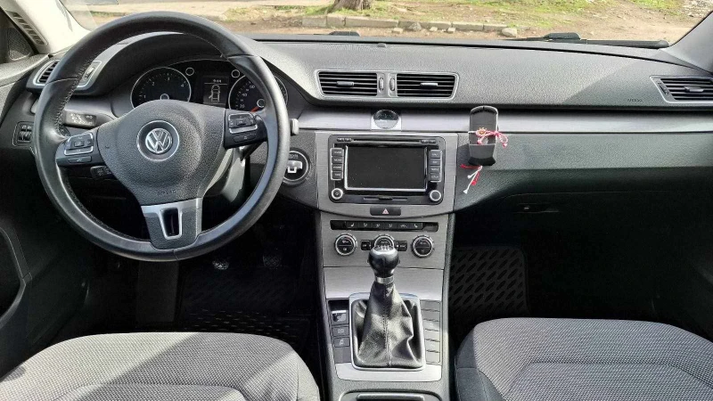 VW Passat, снимка 9 - Автомобили и джипове - 49508429