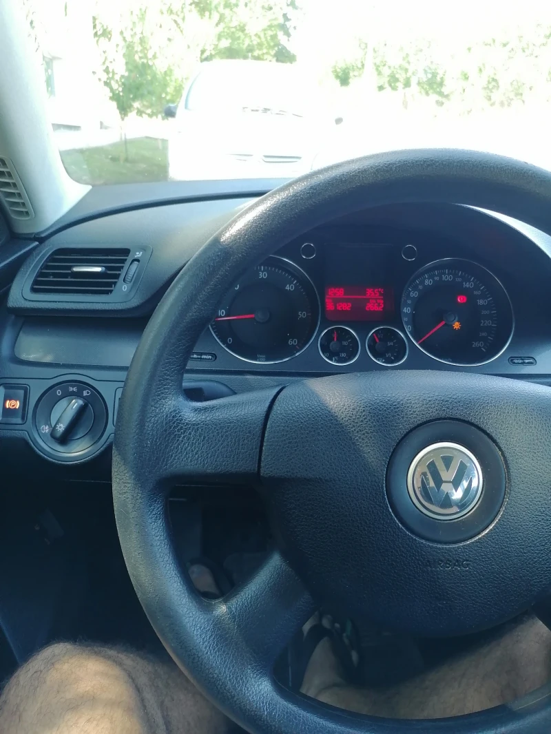 VW Passat B6, снимка 9 - Автомобили и джипове - 51316356