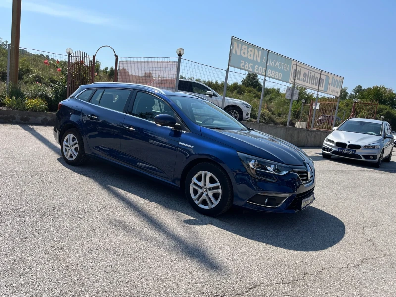 Renault Megane 1.3 TCE, снимка 16 - Автомобили и джипове - 51675274
