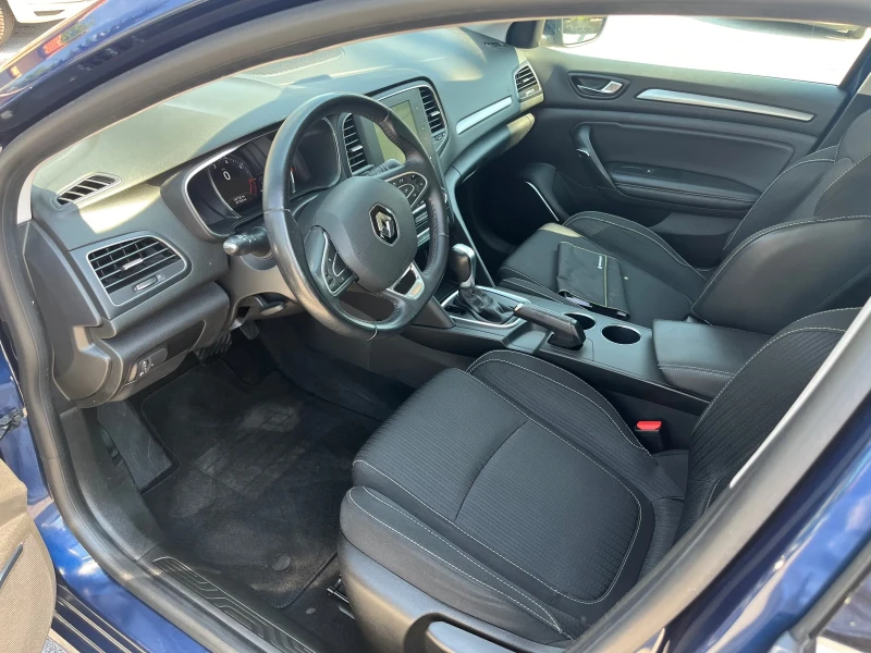 Renault Megane 1.3 TCE, снимка 6 - Автомобили и джипове - 51675274