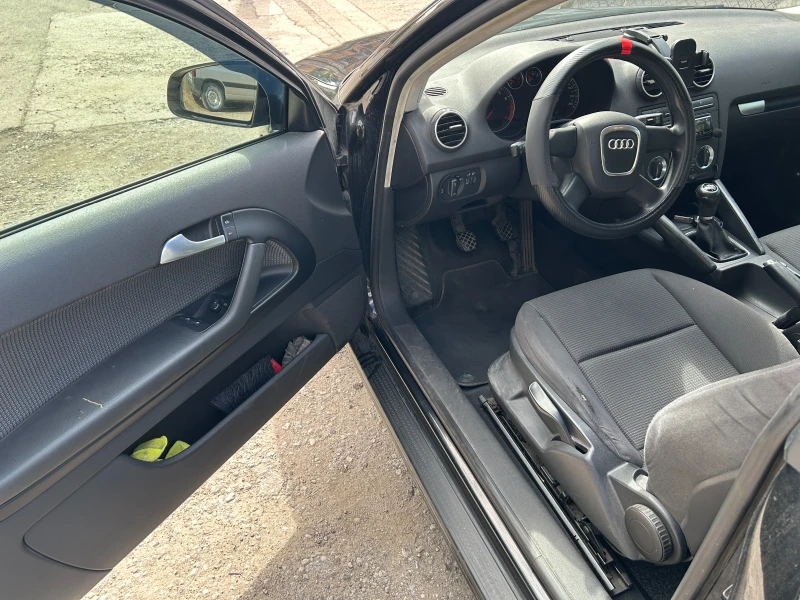 Audi A3 1.6 Sportback Бензин, снимка 11 - Автомобили и джипове - 52500190