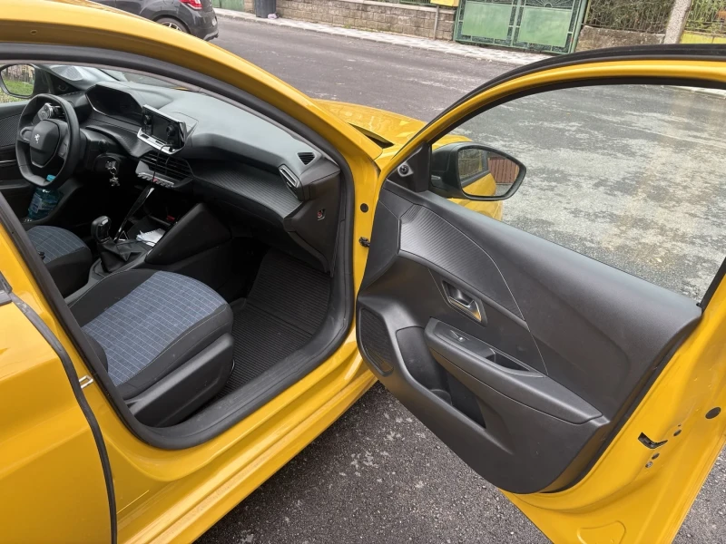 Peugeot 208, снимка 5 - Автомобили и джипове - 52459137