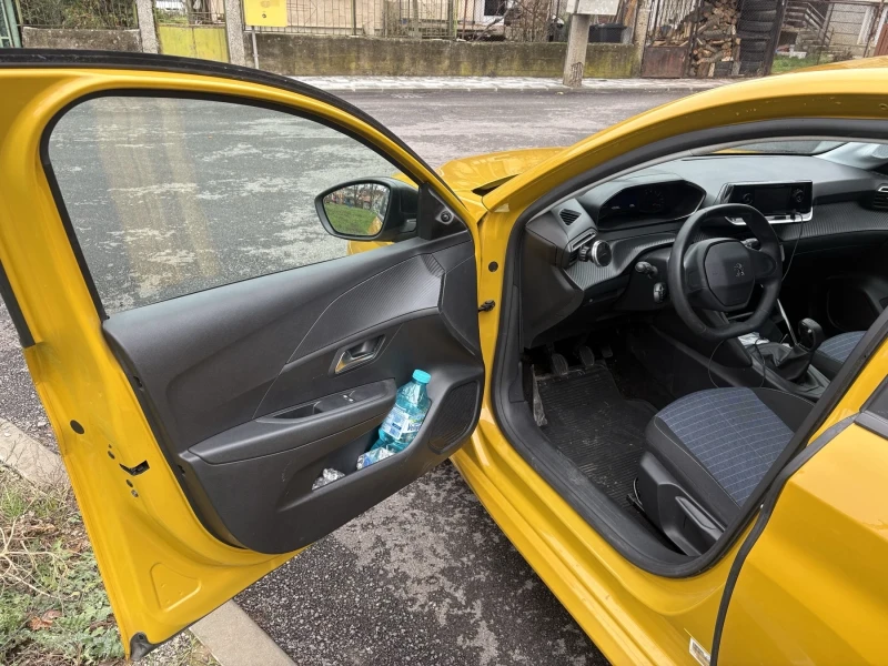 Peugeot 208, снимка 6 - Автомобили и джипове - 52459137