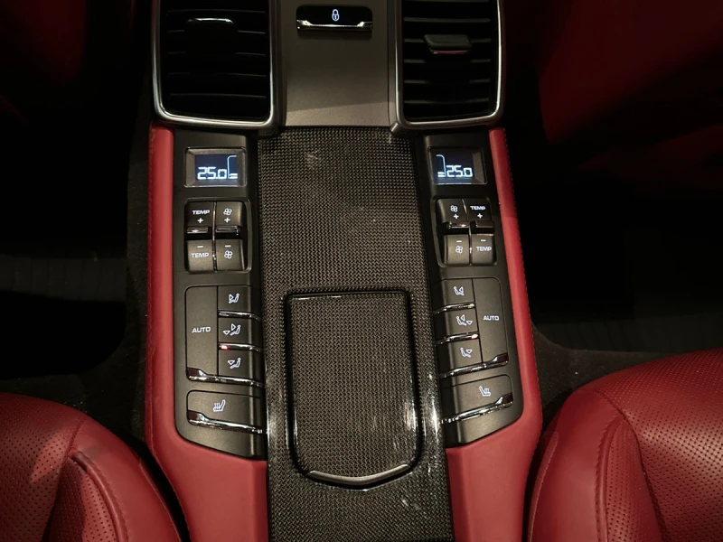 Porsche Panamera * * GTS* * CARFAX* * АВТОКРЕДИТ* * , снимка 11 - Автомобили и джипове - 53038583