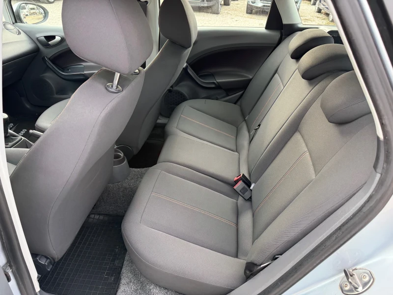 Seat Ibiza 1.2i , снимка 13 - Автомобили и джипове - 53165425