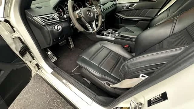 Mercedes-Benz E 63 AMG * S Model * CARFAX * БЕЗ ПЪРВОНАЧАЛНА ВНОСКА, снимка 10 - Автомобили и джипове - 56233438