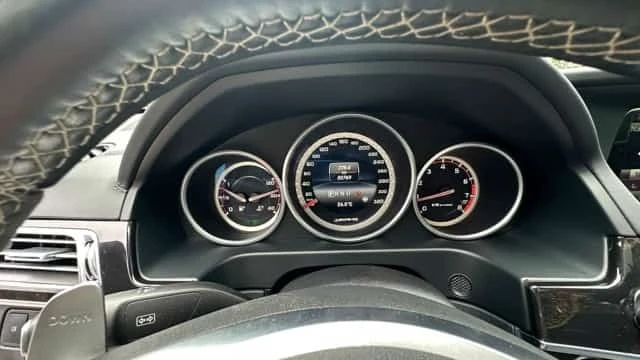 Mercedes-Benz E 63 AMG * S Model * CARFAX * БЕЗ ПЪРВОНАЧАЛНА ВНОСКА, снимка 8 - Автомобили и джипове - 56233438