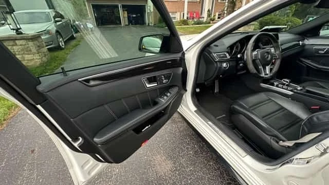 Mercedes-Benz E 63 AMG * S Model * CARFAX * БЕЗ ПЪРВОНАЧАЛНА ВНОСКА, снимка 5 - Автомобили и джипове - 56233438