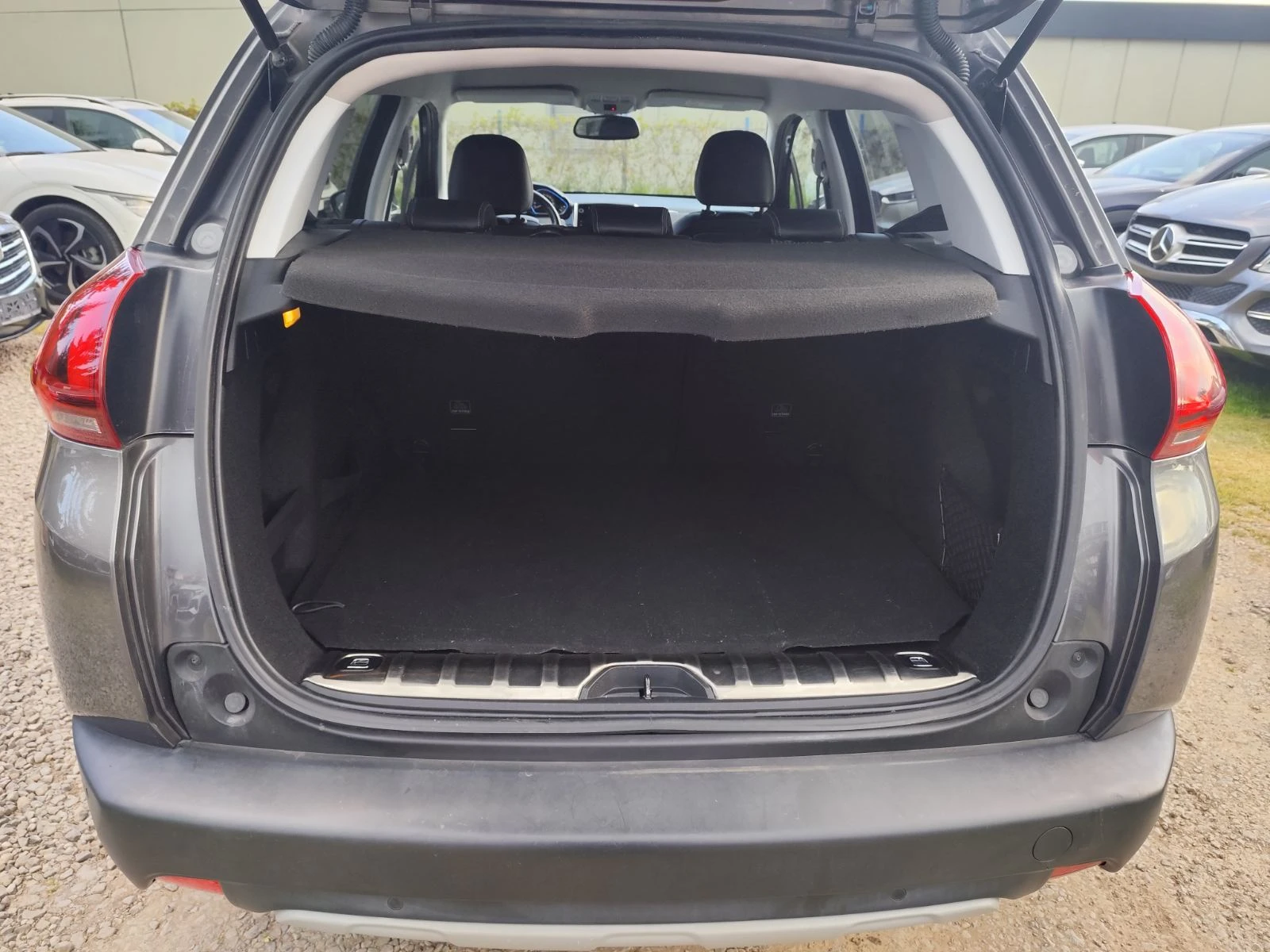 Peugeot 2008 1.2 PureTech Allure, 110 к.с - изображение 6