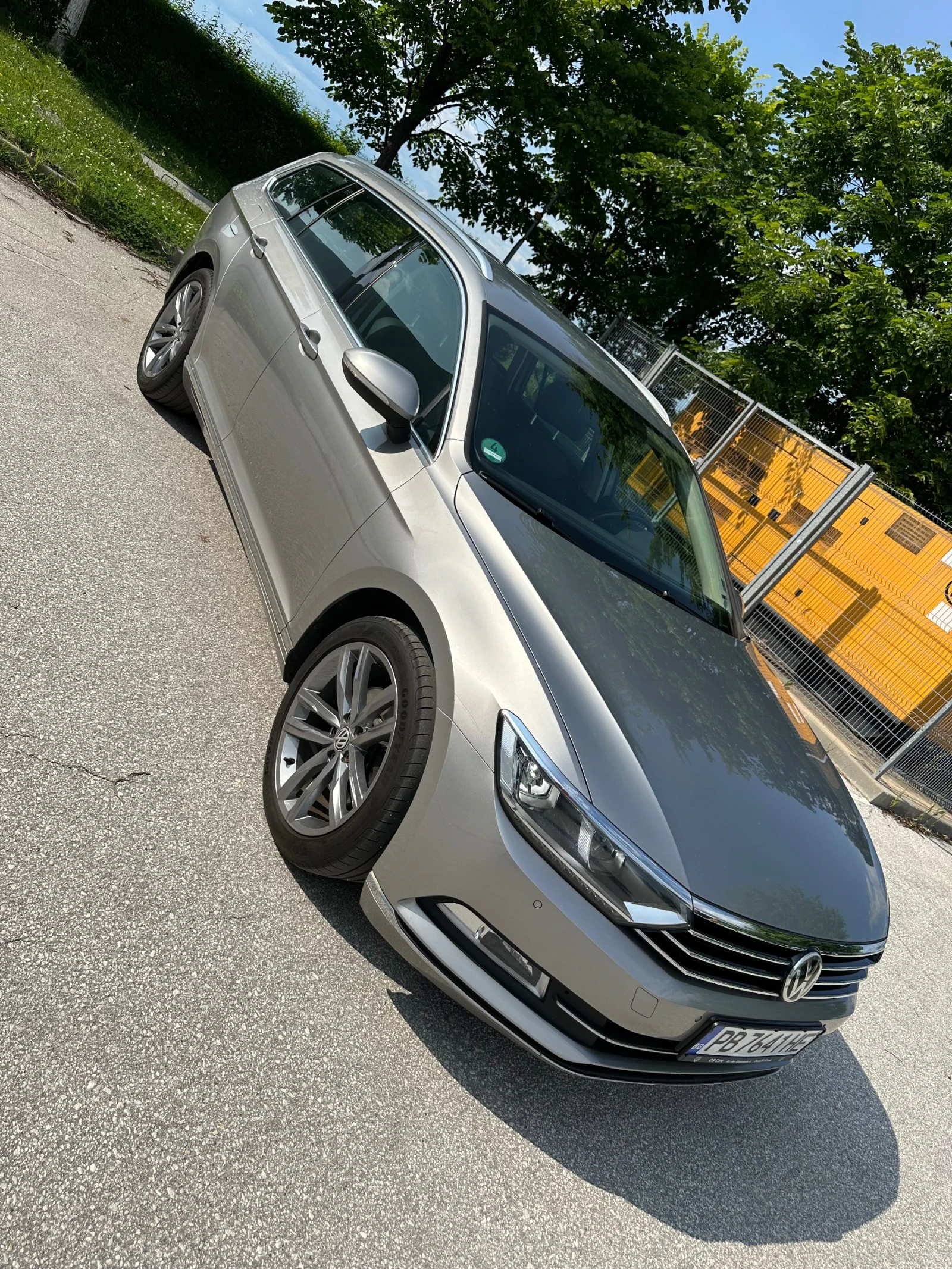 VW Passat 2.0 TDI Highline!Digital!Keyless! - изображение 2