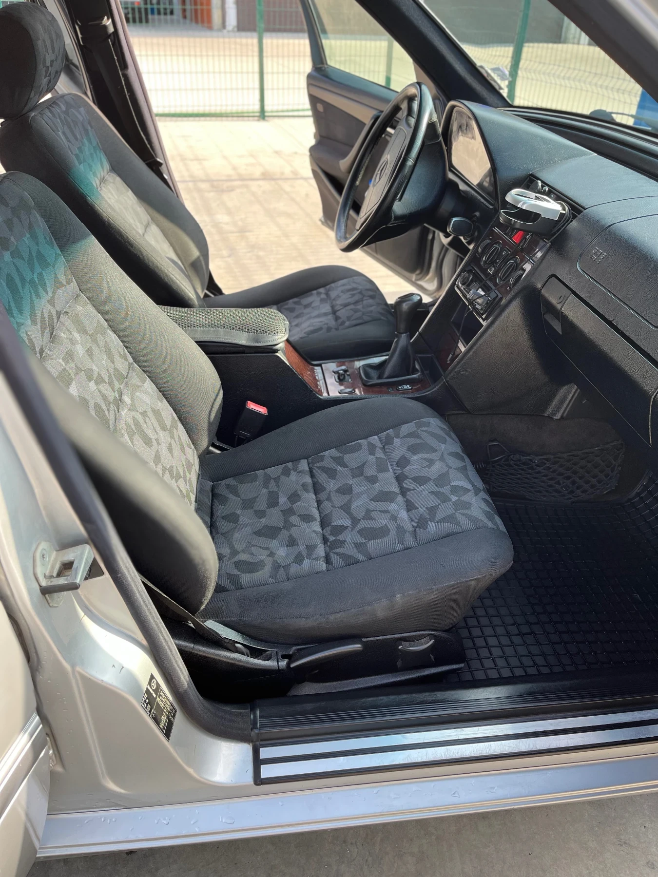 Mercedes-Benz C 200  - изображение 4