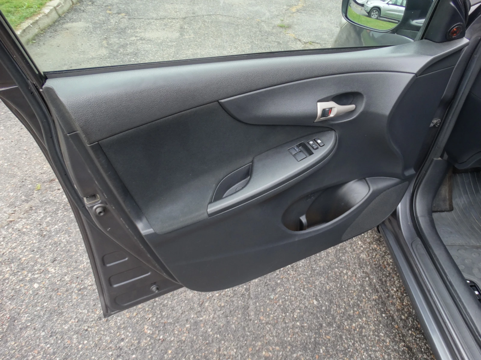 Toyota Corolla 1.4  d4d | Mobile.bg   8