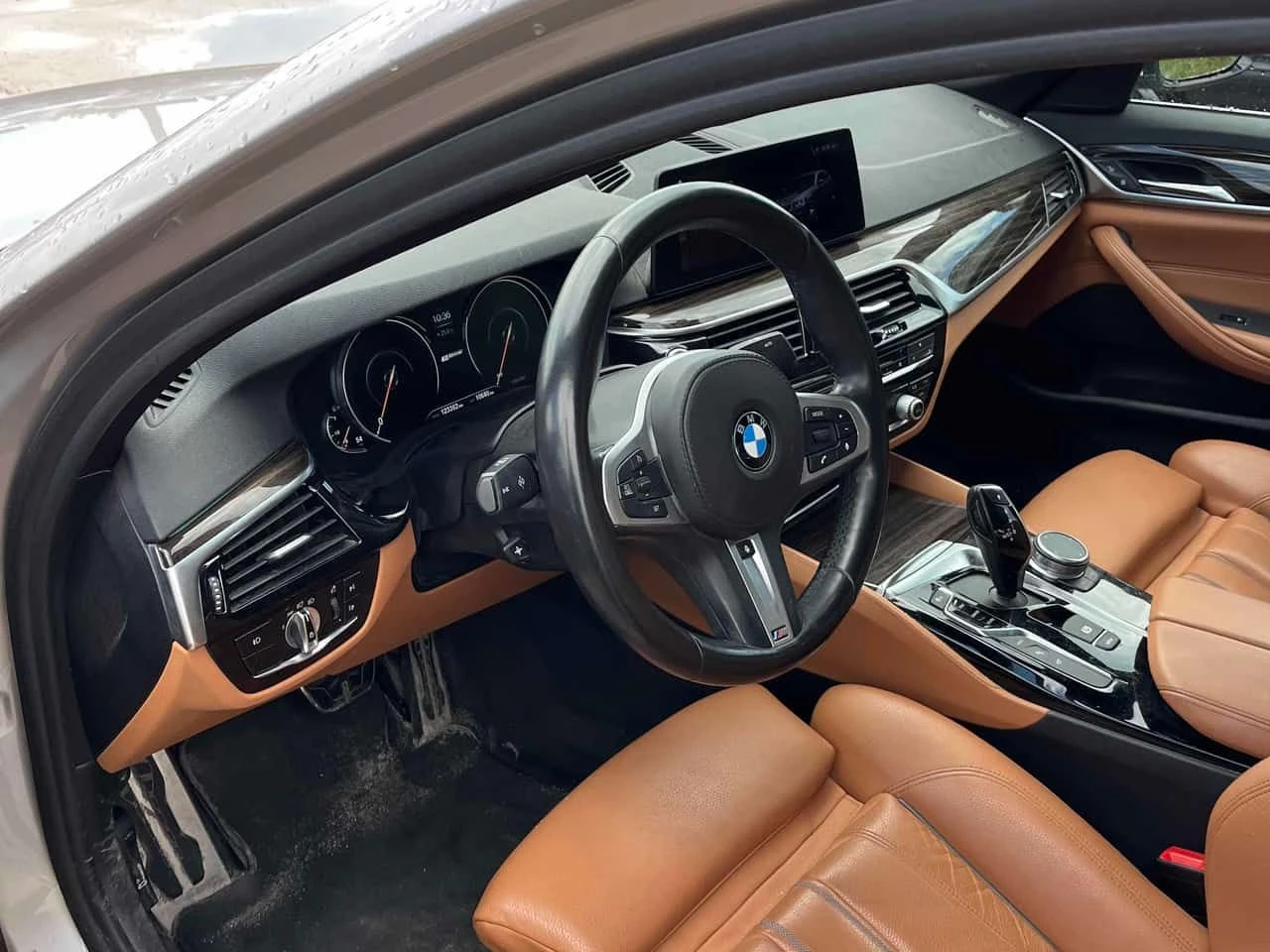 BMW 530E xDrive iPerformance/ПРЕДСТАВИТЕЛСТВО НА BMW, снимка 7 - Автомобили и джипове - 54994787