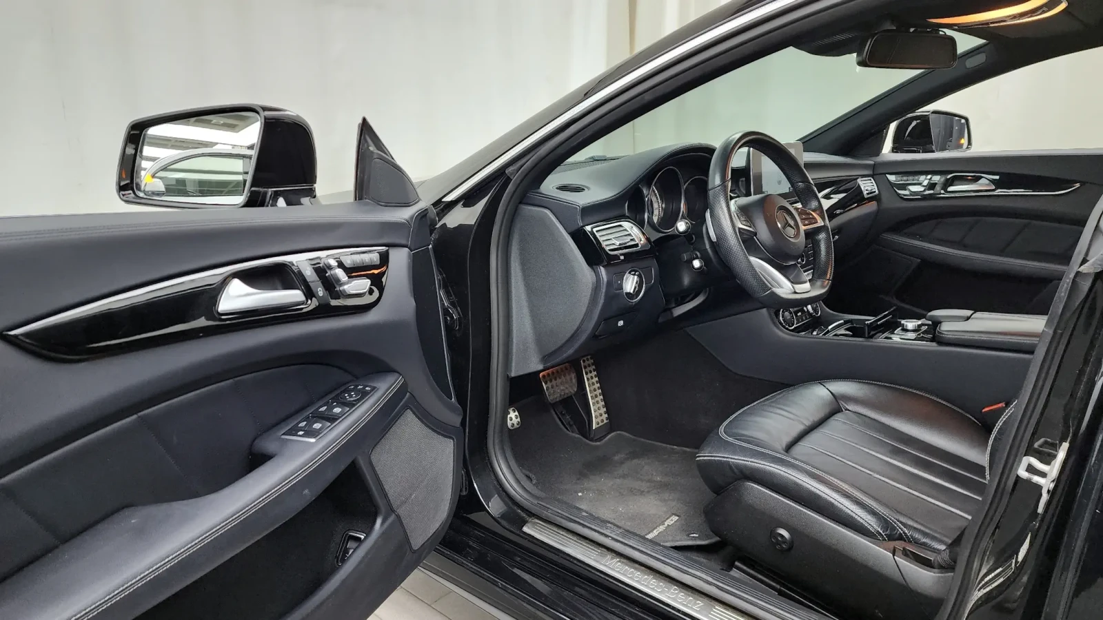 Mercedes-Benz CLS 250 AMG line 4Matic Cam360/ DisiTronic, снимка 7 - Автомобили и джипове - 55045154