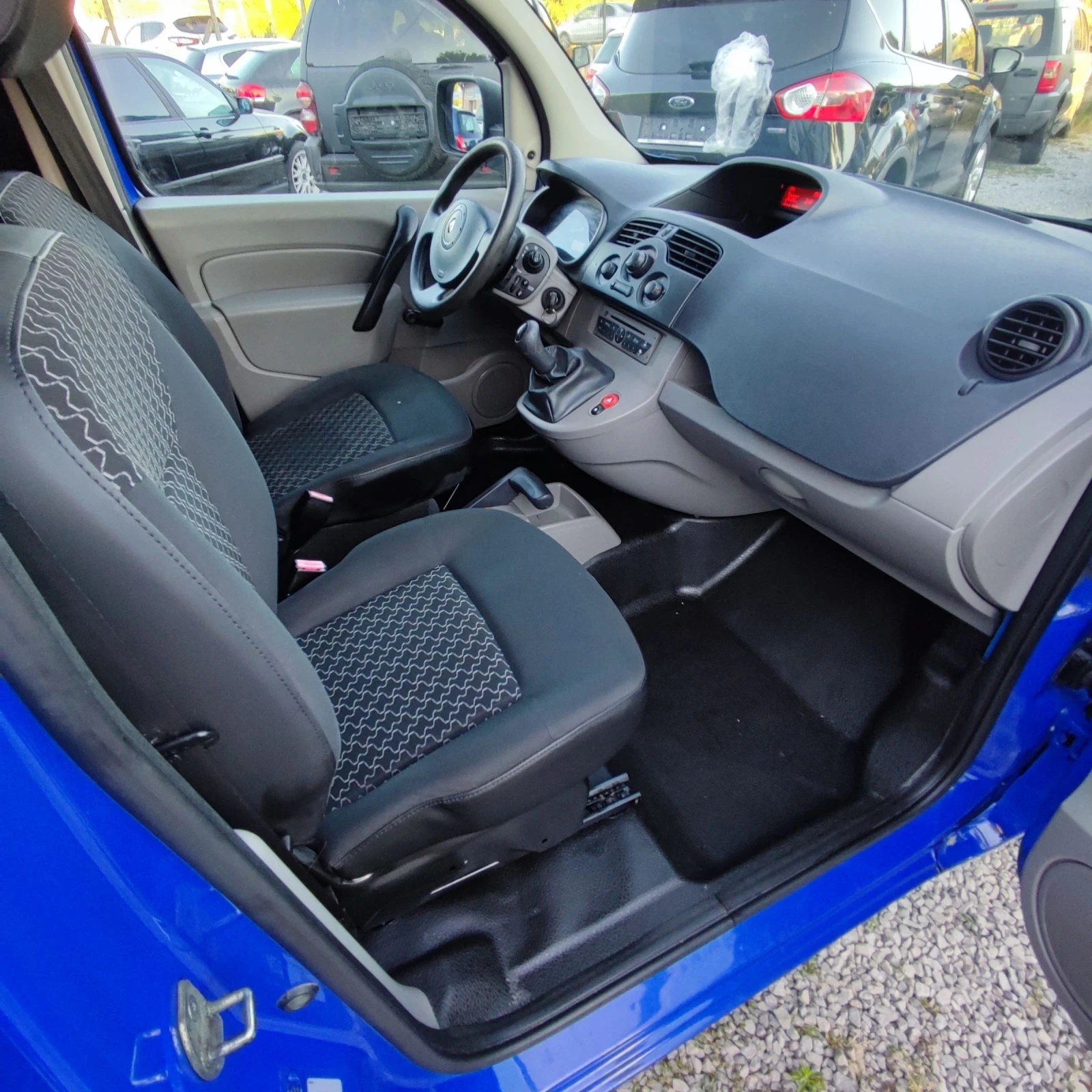 Renault Kangoo 1.5DCI* КЛИМАТИК* 86кс* , снимка 10 - Автомобили и джипове - 55158262