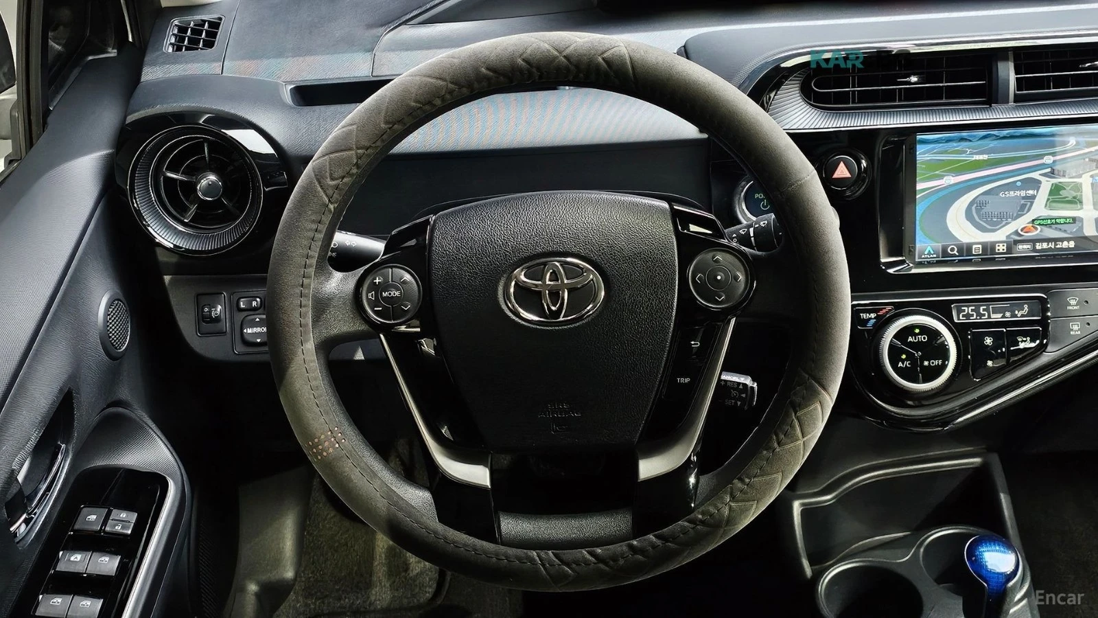 Toyota Prius С 1.5* КОЖА* ПОДГРЕВ* НАВИ, снимка 13 - Автомобили и джипове - 55413156