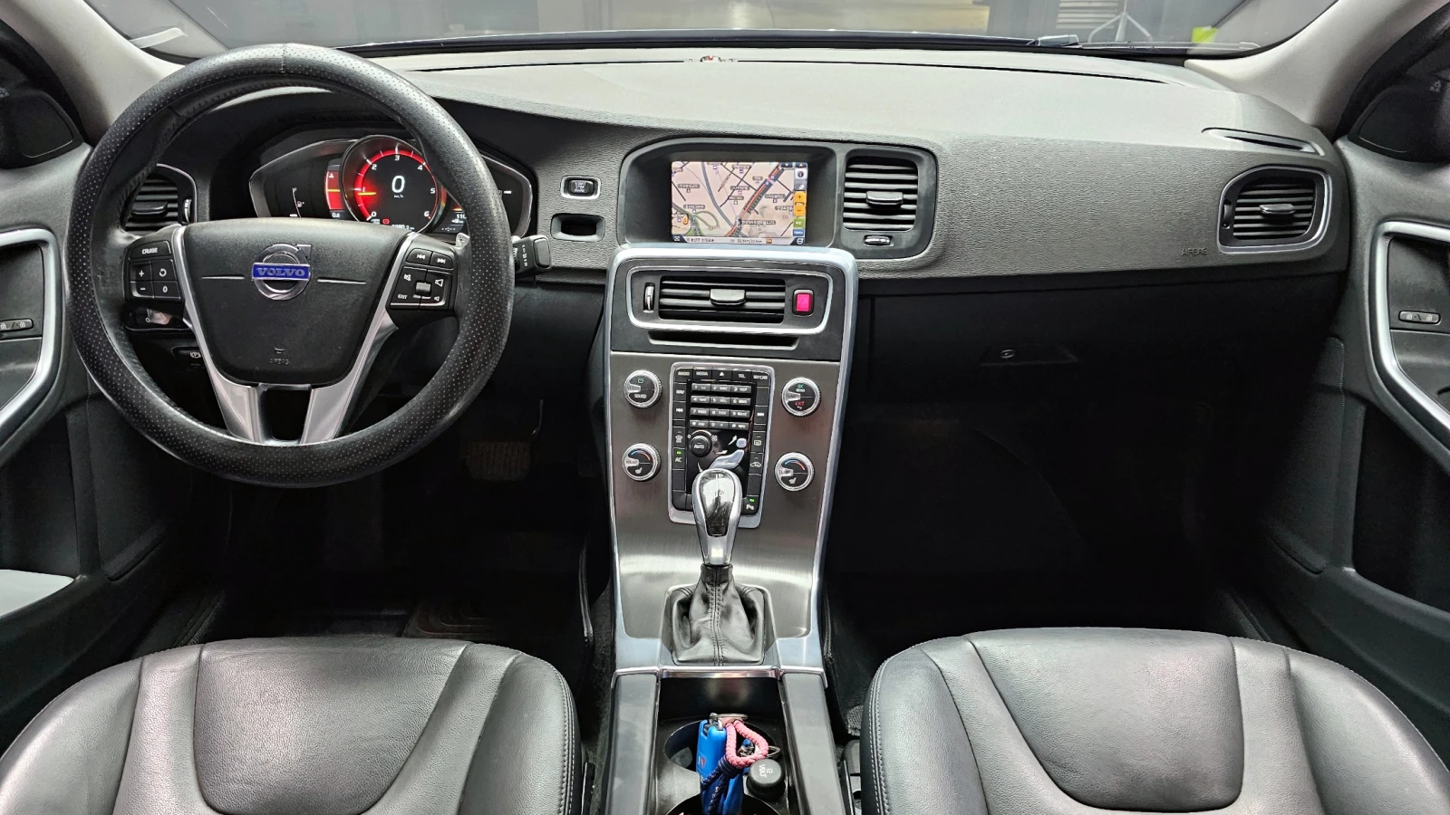 Volvo S60 D2* BLIND SPOT* ПОДГРЕВ ВОЛАН* ЛЮК* КРАЙНА ЦЕНА, снимка 7 - Автомобили и джипове - 55496253