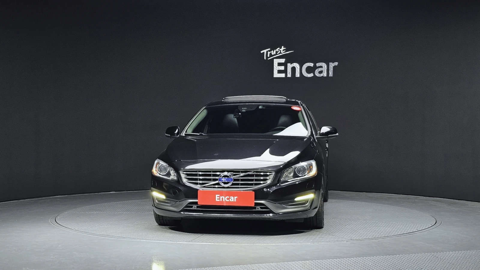 Volvo S60 D2* BLIND SPOT* ПОДГРЕВ ВОЛАН* ЛЮК* КРАЙНА ЦЕНА, снимка 3 - Автомобили и джипове - 55496253