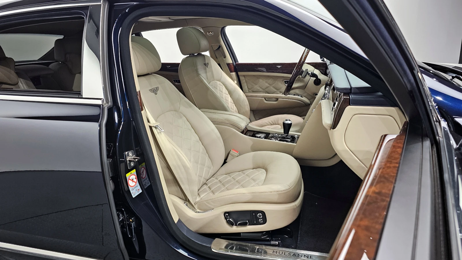 Bentley Mulsanne ОБДУХВАНЕ* ЕЛ. БАГАЖНИК* МАСАЖ* ЛЮК* КРАЙНА ЦЕНА, снимка 10 - Автомобили и джипове - 55593719
