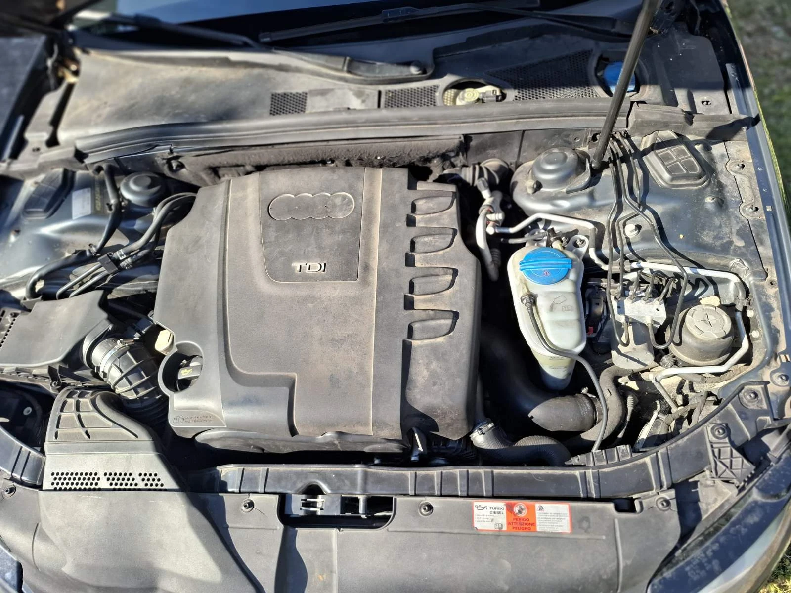 Audi A4 AVANT quattro 2.0 TDI, снимка 9 - Автомобили и джипове - 55909352