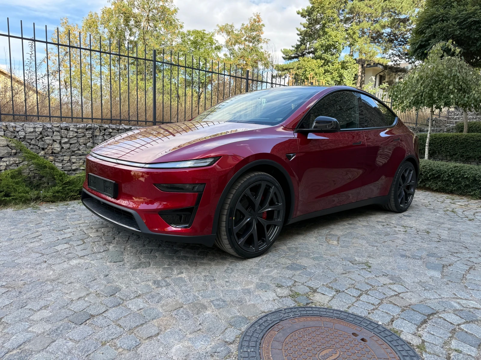 Tesla Model Y Juniper Performance Нова Налична, снимка 2 - Автомобили и джипове - 55964155