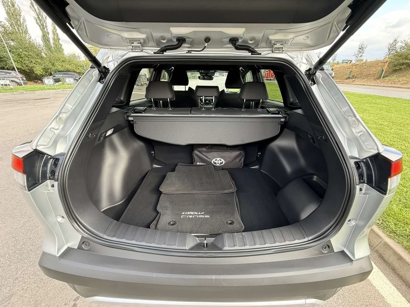 Toyota Corolla Cross 2.0  HSD FWD HYBRID 75000�� | Mobile.bg � ����������� 14