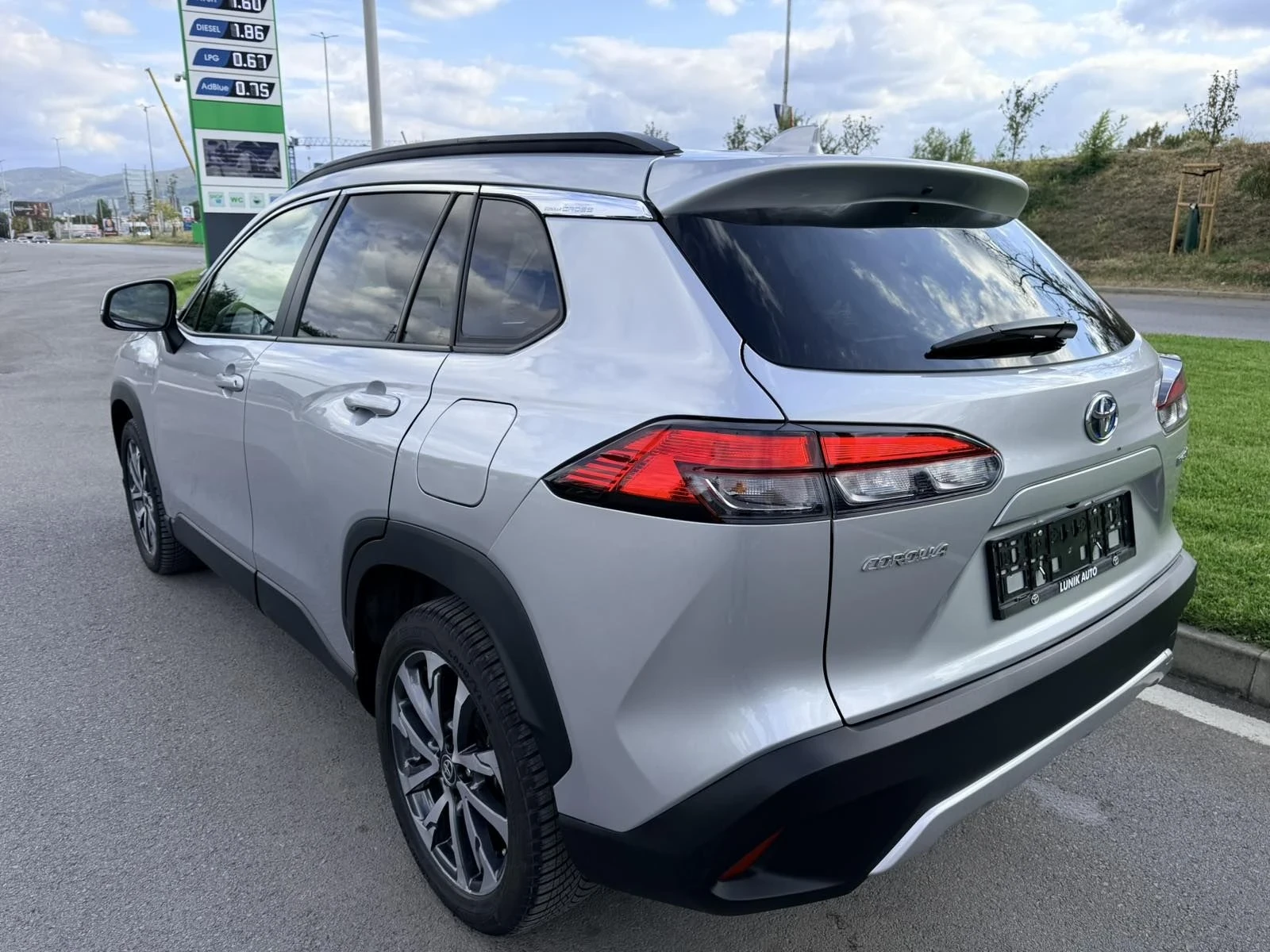 Toyota Corolla Cross 2.0  HSD FWD HYBRID 75000�� | Mobile.bg � ����������� 4