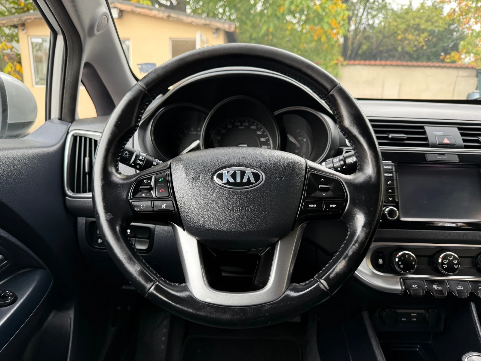 Kia Rio 1.1CRDI EURO6b - ��������� - 6 �������� | Mobile.bg � ����������� 12
